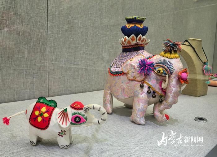 沿黄九省区民间工艺美术精品展在内蒙古美术馆开展 第10张